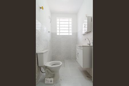 Banheiro de casa à venda com 2 quartos, 100m² em Vila Santa Teresa, Santo André