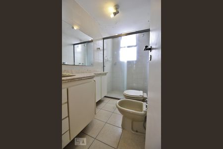 Banheiro  de apartamento para alugar com 4 quartos, 160m² em Jardim Ampliacao, São Paulo