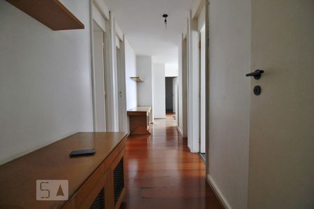 Corredor de apartamento para alugar com 4 quartos, 160m² em Jardim Ampliacao, São Paulo