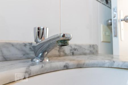 Banheiro de apartamento à venda com 2 quartos, 60m² em Brooklin Paulista, São Paulo