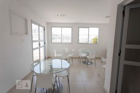 Apartamento à venda com 58m², 2 quartos e 1 vagasalão de festas
