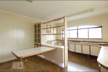 Casa à venda com 500m², 4 quartos e 7 vagasCozinha