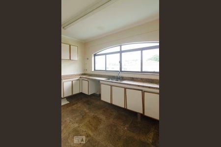 Casa à venda com 500m², 4 quartos e 7 vagasCozinha