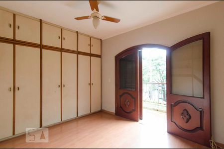 Casa à venda com 500m², 4 quartos e 7 vagasSuíte 1