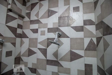 Apartamento à venda com 83m², 2 quartos e sem vagaChuveiro