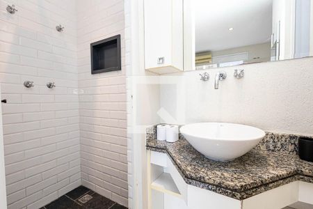 Studio para alugar com 30m², 1 quarto e 1 vaga Studio para alugar com 30m², 1 quarto e 1 vagaBanheiro