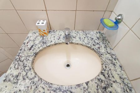 Banheiro Social de apartamento para alugar com 3 quartos, 90m² em Santa Rosa, Belo Horizonte