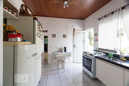 Casa à venda com 280m², 3 quartos e 2 vagasCozinha