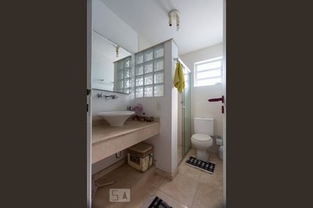 Casa à venda com 280m², 3 quartos e 2 vagasBanheiro social