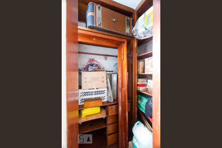 Casa à venda com 280m², 3 quartos e 2 vagasCloset Quarto 3 - Suíte