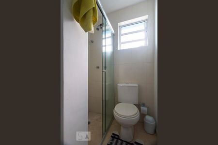 Casa à venda com 280m², 3 quartos e 2 vagasBanheiro social