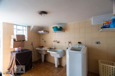 Casa à venda com 280m², 3 quartos e 2 vagasÁrea de serviço