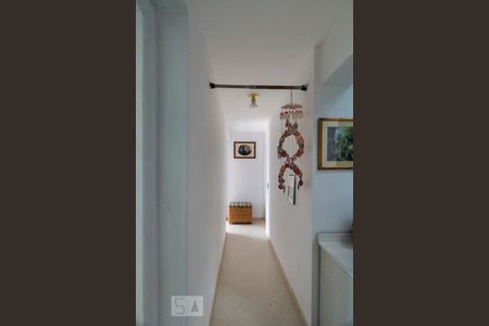 Casa à venda com 280m², 3 quartos e 2 vagasCorredor