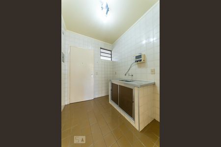 Cozinha de apartamento à venda com 1 quarto, 55m² em Cambuí, Campinas