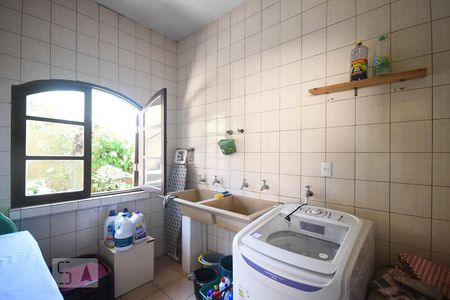 Casa à venda com 300m², 5 quartos e 3 vagasÁrea de serviço