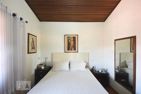 Suíte 2 de casa à venda com 5 quartos, 300m² em Vila Sônia, São Paulo