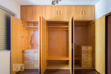 Apartamento à venda com 75m², 3 quartos e 2 vagasSuíte