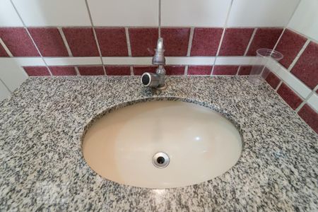Banheiro Social de apartamento à venda com 3 quartos, 75m² em Castelo, Belo Horizonte