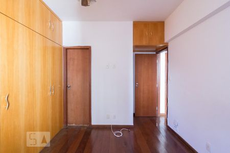 Apartamento à venda com 75m², 3 quartos e 2 vagasSuíte