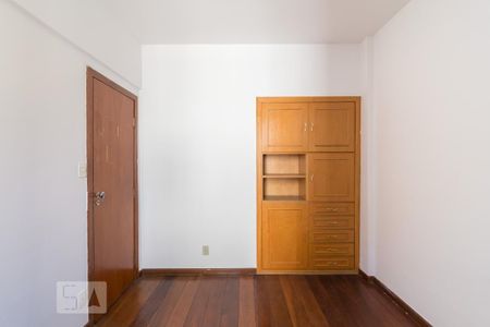 Apartamento à venda com 75m², 3 quartos e 2 vagasQuarto 2