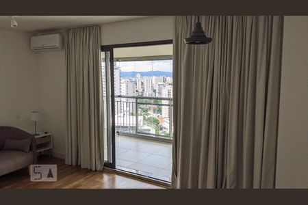 Studio para alugar com 41m², 1 quarto e 1 vaga Studio para alugar com 41m², 1 quarto e 1 vagaStudio - Sala - Detalhe cortina blackout