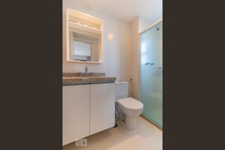 Studio para alugar com 41m², 1 quarto e 1 vaga Studio para alugar com 41m², 1 quarto e 1 vagaBanheiro
