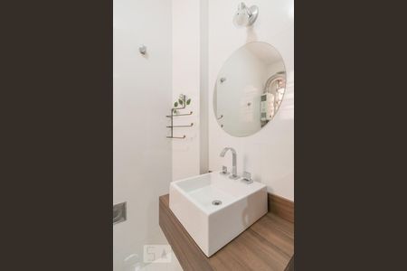 Apartamento à venda com 66m², 2 quartos e sem vaga Apartamento à venda com 66m², 2 quartos e sem vagaBanheiro
