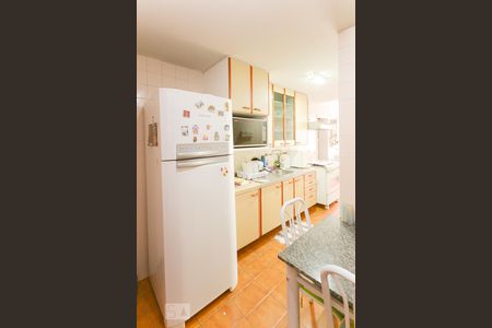 Apartamento à venda com 110m², 3 quartos e 2 vagasCozinha