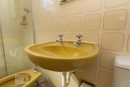 Apartamento à venda com 60m², 2 quartos e 1 vaga Apartamento à venda com 60m², 2 quartos e 1 vagaDetalhe do banheiro