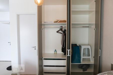 Studio para alugar com 35m², 1 quarto e sem vaga Studio para alugar com 35m², 1 quarto e sem vagaQuarto