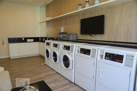 Studio para alugar com 35m², 1 quarto e sem vaga Studio para alugar com 35m², 1 quarto e sem vagaLavanderia Coletiva