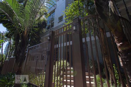 Apartamento para alugar com 118m², 2 quartos e 2 vagas Apartamento para alugar com 118m², 2 quartos e 2 vagasFachada