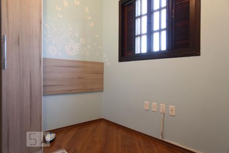 Casa à venda com 250m², 3 quartos e 4 vagas Casa à venda com 250m², 3 quartos e 4 vagasQuarto 02