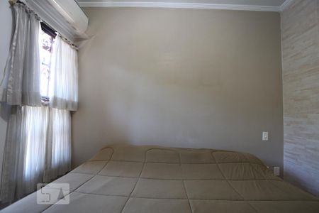 Casa à venda com 250m², 3 quartos e 4 vagas Casa à venda com 250m², 3 quartos e 4 vagasSuíte