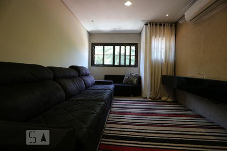 Sala de casa à venda com 3 quartos, 250m² em Vila Yara, Osasco