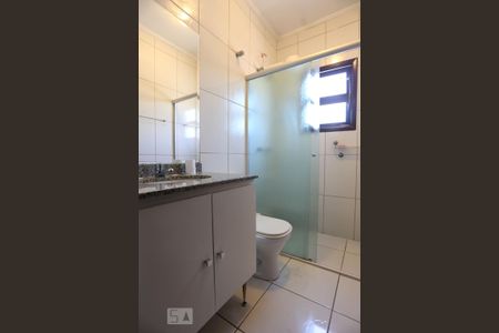 Casa à venda com 250m², 3 quartos e 4 vagas Casa à venda com 250m², 3 quartos e 4 vagasBanheiro