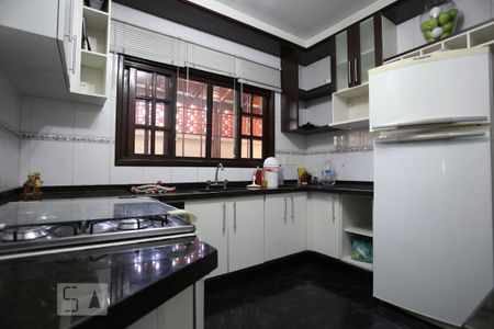 Casa à venda com 250m², 3 quartos e 4 vagas Casa à venda com 250m², 3 quartos e 4 vagasCozinha