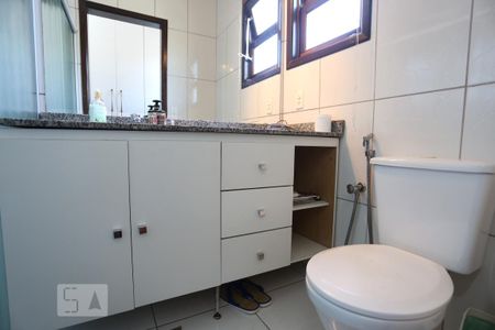 Casa à venda com 250m², 3 quartos e 4 vagas Casa à venda com 250m², 3 quartos e 4 vagasBanheiro da Suíte