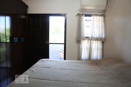 Casa à venda com 250m², 3 quartos e 4 vagas Casa à venda com 250m², 3 quartos e 4 vagasSuíte