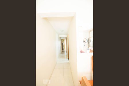 Corredor  de apartamento para alugar com 2 quartos, 115m² em Vila Alzira, Santo André