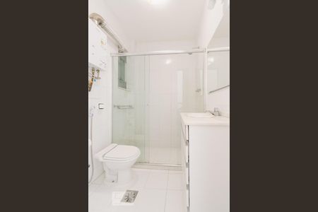 Banheiro de kitnet/studio para alugar com 1 quarto, 32m² em Flamengo, Rio de Janeiro