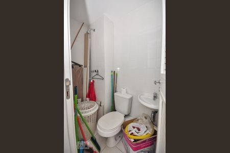Apartamento para alugar com 113m², 3 quartos e 2 vagas Apartamento para alugar com 113m², 3 quartos e 2 vagasBanheiro de Serviço