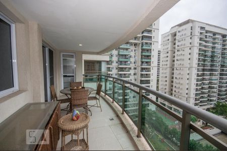 Apartamento para alugar com 113m², 3 quartos e 2 vagas Apartamento para alugar com 113m², 3 quartos e 2 vagasVaranda