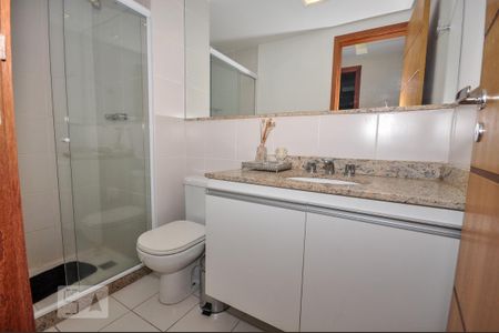 Apartamento para alugar com 113m², 3 quartos e 2 vagas Apartamento para alugar com 113m², 3 quartos e 2 vagasBanheiro Social