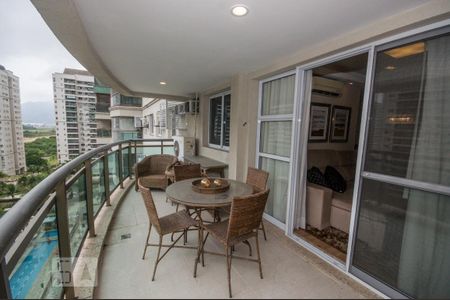 Apartamento para alugar com 113m², 3 quartos e 2 vagas Apartamento para alugar com 113m², 3 quartos e 2 vagasVaranda