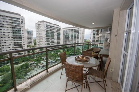 Apartamento para alugar com 113m², 3 quartos e 2 vagas Apartamento para alugar com 113m², 3 quartos e 2 vagasVaranda