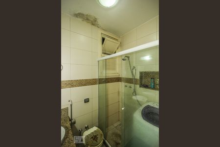 Banheiro de kitnet/studio para alugar com 1 quarto, 62m² em Copacabana, Rio de Janeiro