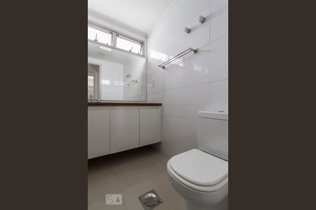 Banheiro de apartamento para alugar com 3 quartos, 112m² em Vila Pompéia, São Paulo