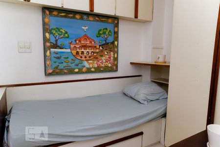 Apartamento à venda com 111m², 3 quartos e 1 vagaDependência de Serviço