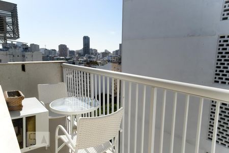 Varanda de apartamento à venda com 3 quartos, 111m² em Leblon, Rio de Janeiro